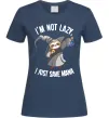 Жіноча футболка I`m not lazy, i just save mana Темно-синій фото