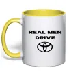 Чашка с цветной ручкой Real men drive Toyota Лимонный фото