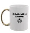 Чашка с цветной ручкой Real men drive Volkswagen Золото фото