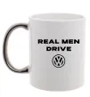 Чашка с цветной ручкой Real men drive Volkswagen Серебро фото
