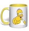 Чашка с цветной ручкой Гомер Сімпсон показує пальцем Солнечно желтый Чашка с цветной ручкой Гомер Сімпсон показує пальцем Солнечно желтый фото