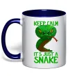 Чашка с цветной ручкой Keep calm it`s just a snake Глубокий темно-синий Чашка с цветной ручкой Keep calm it`s just a snake Глубокий темно-синий фото