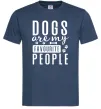 Мужская футболка Dogs are my favourite people Темно-синий фото