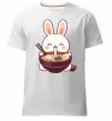 Мужская премиум футболка Зайчик їсть рамен Белый фото