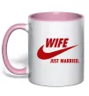 Чашка с цветной ручкой Wife just married Нежно розовый фото