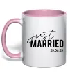 Чашка с цветной ручкой Just married with date Нежно розовый фото