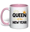 Чашка с цветной ручкой Queen of the year Нежно розовый фото