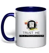 Чашка с цветной ручкой Programmer trust me Глубокий темно-синий фото