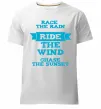 Мужская премиум футболка Race the rain ride the wind chase the sunset Белый фото