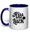 Чашка с цветной ручкой Kiss me for luck Глубокий темно-синий фото