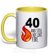 Чашка з кольоровою ручкою 40 and still hot like fire Сонячно жовтий фото