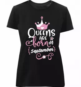 Женская премиум футболка Queens are born in August Черный фото