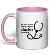 Чашка с цветной ручкой Be nice to me i may be your doctor Нежно розовый фото