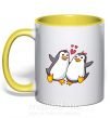 Чашка с цветной ручкой Пара пингвинов Солнечно желтый фото