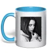 Чашка с цветной ручкой Billie Eilish bw Голубой фото