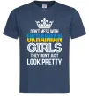 Мужская футболка They don't just look pretty Темно-синий фото