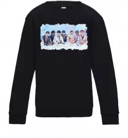 Дитячий світшот BTS в хмарах Чорний фото