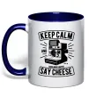 Чашка с цветной ручкой Keep Calm And Say Cheese Глубокий темно-синий Чашка с цветной ручкой Keep Calm And Say Cheese Глубокий темно-синий фото