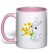 Чашка с цветной ручкой Заєць з нарцисами Нежно розовый фото