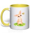 Чашка с цветной ручкой Кролик на лужайке Солнечно желтый фото
